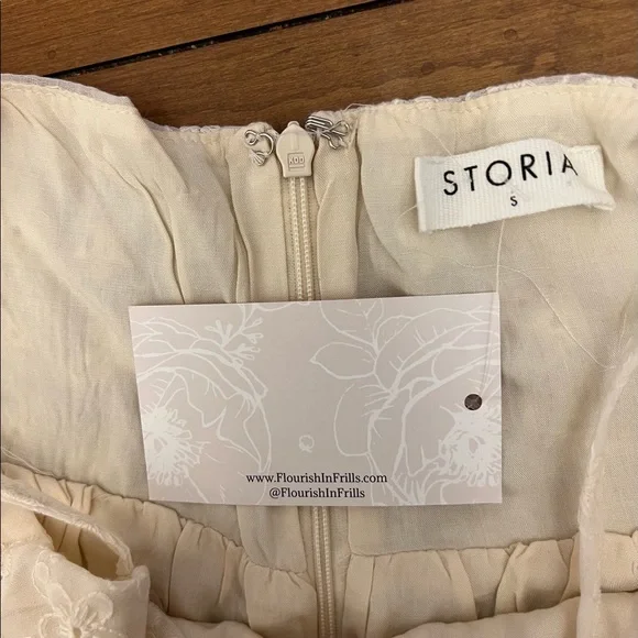 NWT Storia romper cream off white size small - Picture 3 of 6